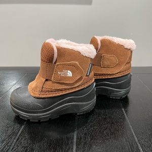 WATERPROOF NORTHFACE WINTER BOOTIES! SALE UNTIL 2/15!
